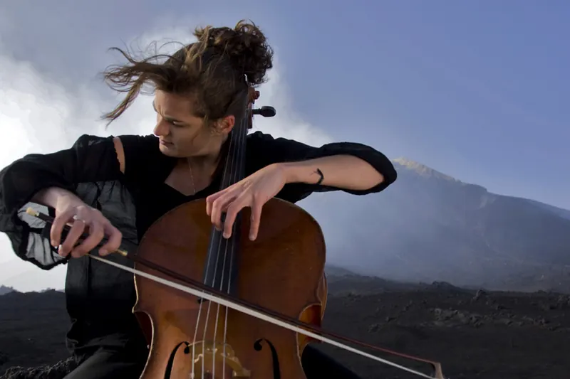 Monika Leskovar, Cellistin — Elemente 25